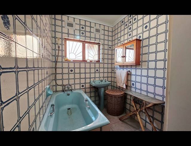 3 BEDROOM FREESTANDING FOR SALE IN RESERVOIR HILLS